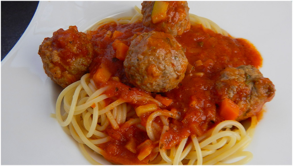 Meatballs in Tomatensoße so simple so lecker